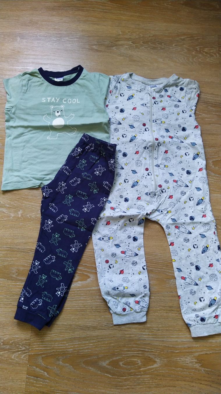 Pyjamas & Ähnliches: Pyjama gr. 98 – Gebraucht aus Kappel SO von teiger83
