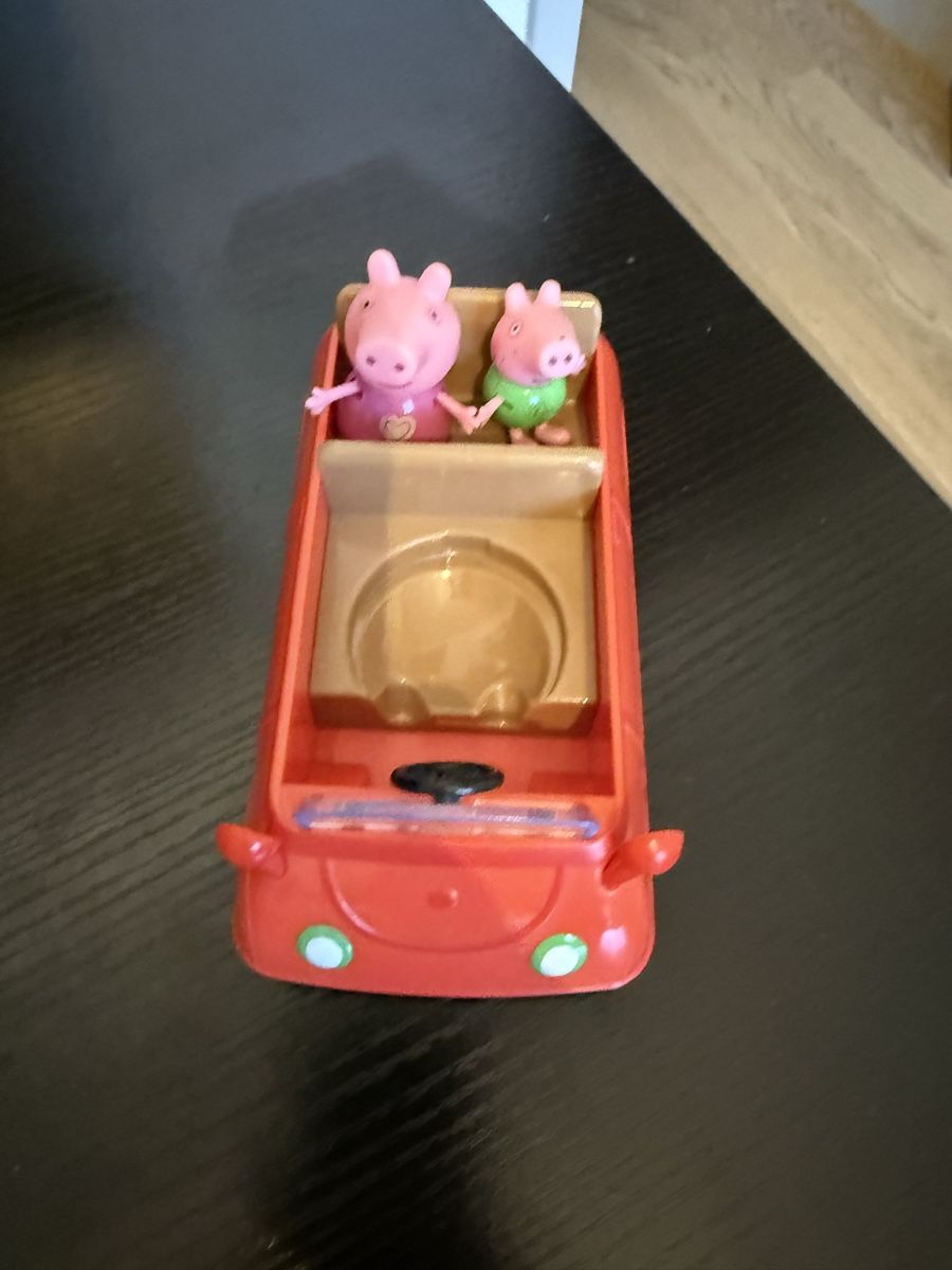 Giocattoli: Peppa Pig Toy Bundle: Car & Train & Figures! – Usato da Adliswil venduto da cla_9qpg 2