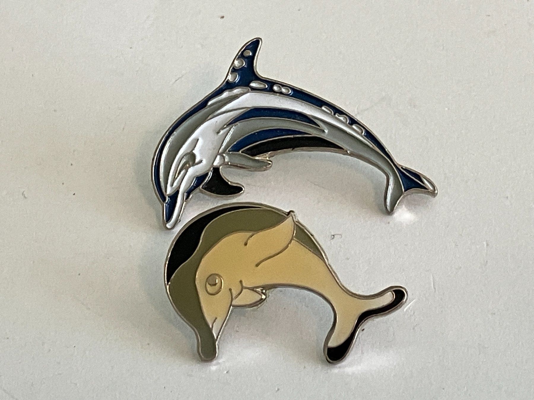 Plaquettes & Badges: 2 Pin Dephin – D'occasion à Basel par djwwpp