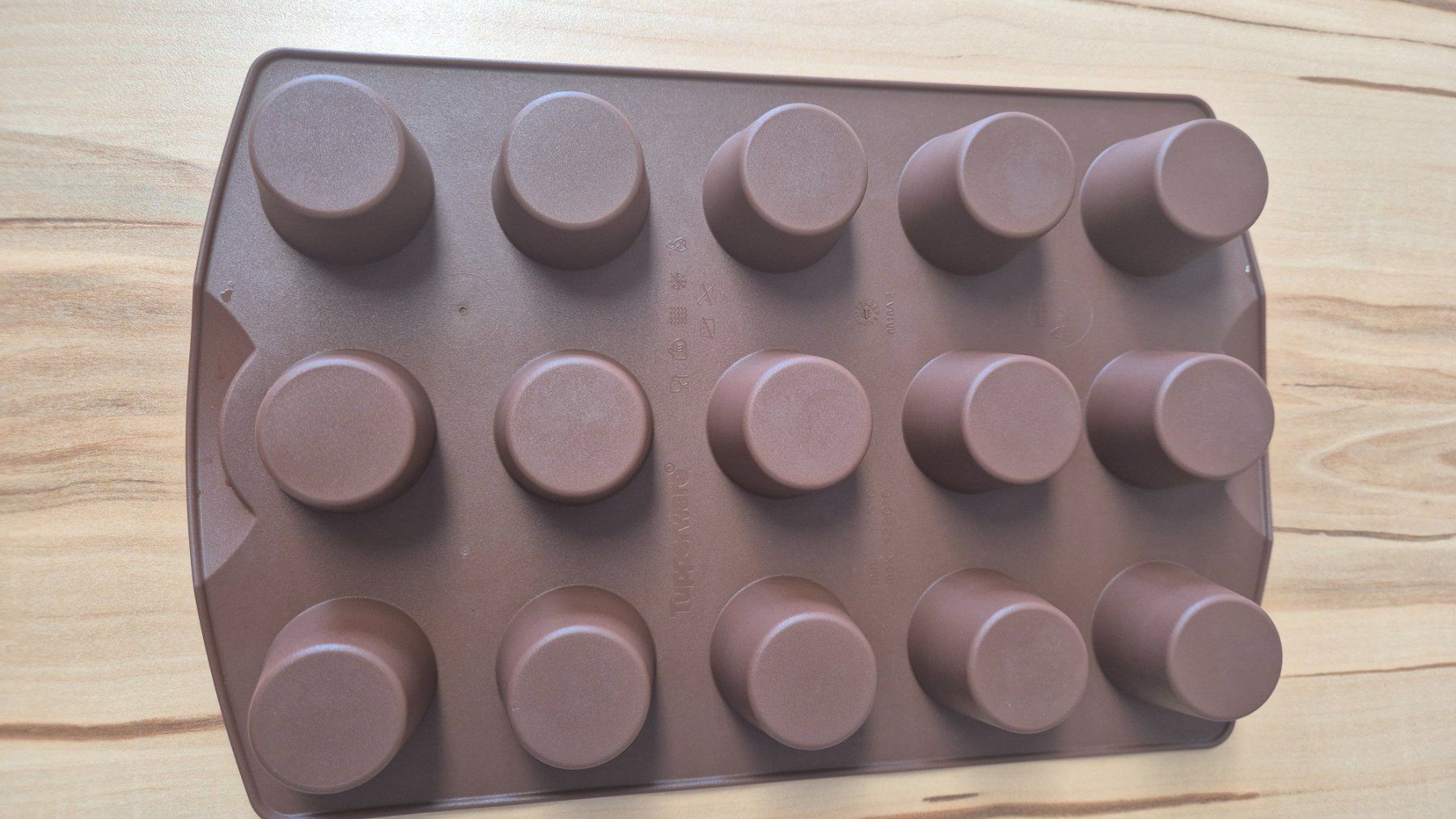 Tupperware Moules à gâteaux: Tupperware Silikon-Mini-Muffinsform – D'occasion à Unteriberg par Foxcross 3