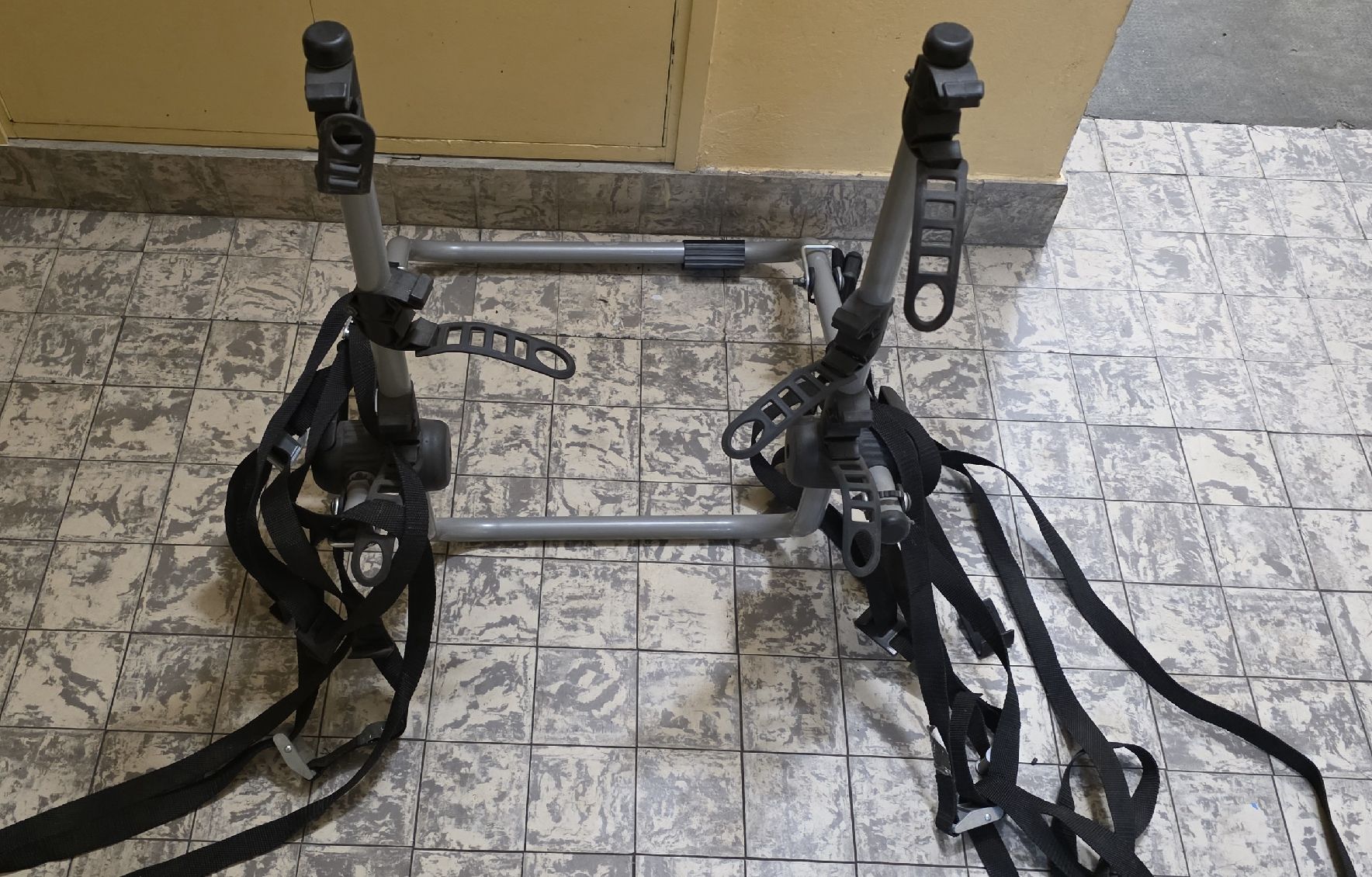 Tutti pezzi di ricambio auto: Porte-vélos – Usato da Yverdon-les-Bains venduto da van_dq65 9