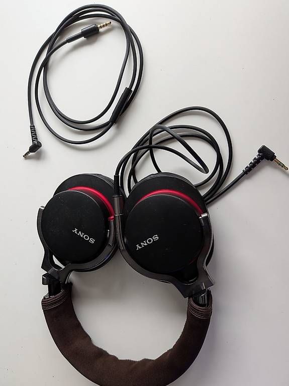 Cuffie: Sony MDR-1R – Usato da Zürich venduto da Tavadras 1