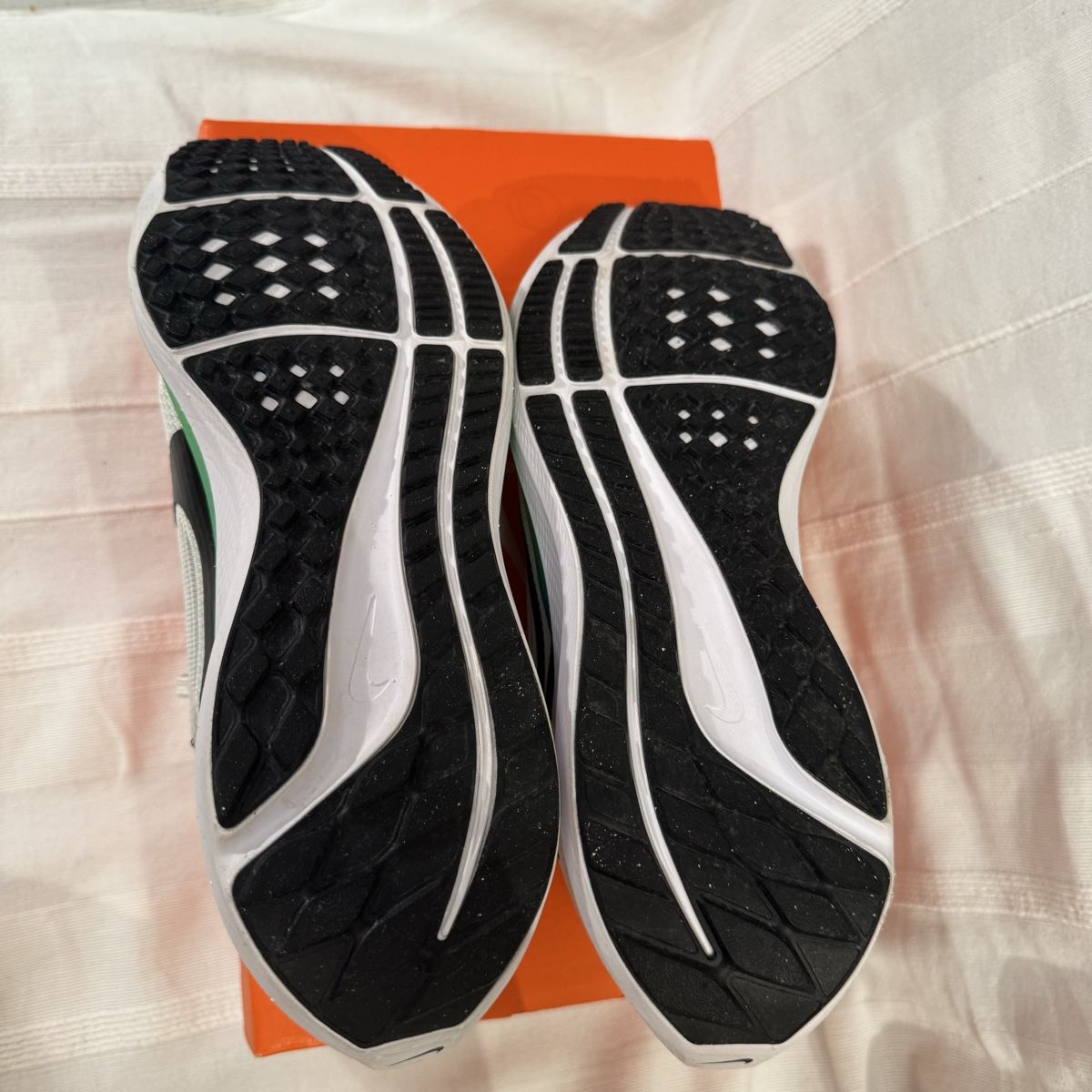 Nike Chaussures hommes: Nike Air Zoom Pegasus 40 – D'occasion à Mönchaltorf par osi_t7tl 5