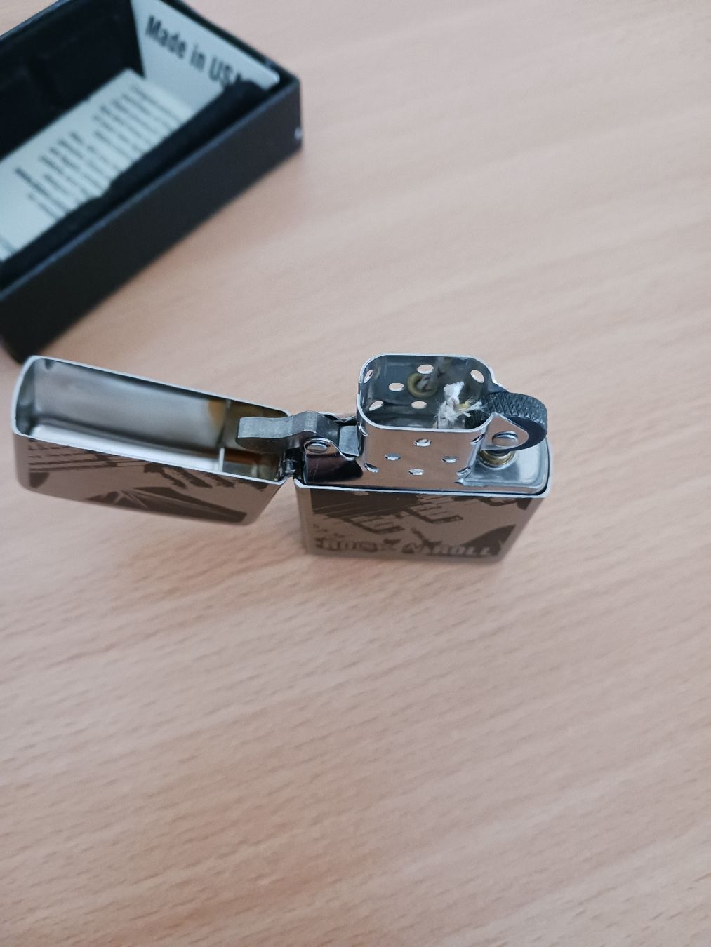 Zippo Briquets: zippo rock n roll  – Neuf avec emballage d'origine à Sion par aym_g5t9 1