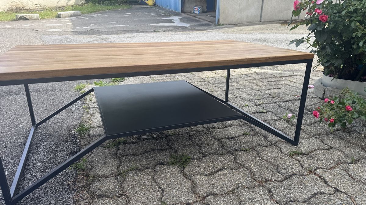 Tavoli: Couchtisch mit massiver Buchenholzplatte – Usato da Mönchaltorf venduto da DRUG-TITO 3