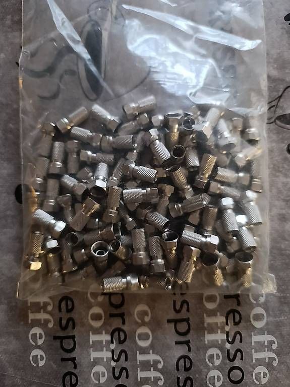 Parabola satellitare: Transmedia Satelliten F-Stecker 7mm 100er Pack – Usato da Arbon venduto da PeterAlexxx