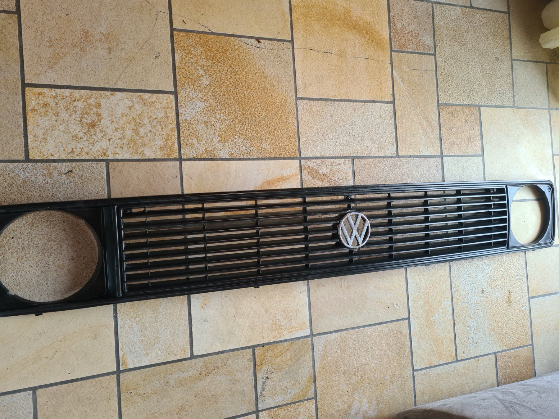 Tutti pezzi di ricambio auto: VW T3 Kühlergrill – Usato da Zeihen venduto da kaeferpolo55