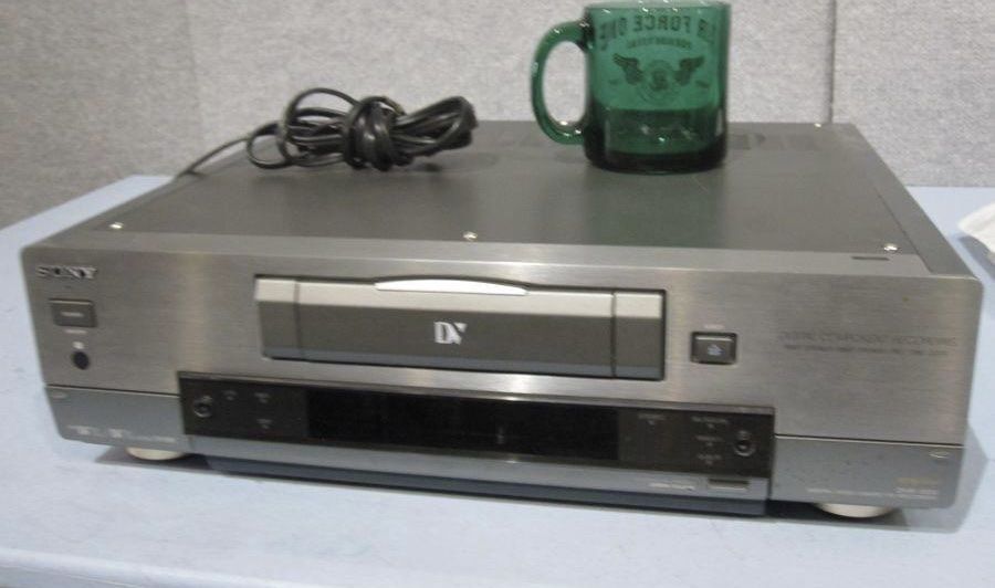 Sony Registratori: Sony DHR-1000VC Digital Cassette Recorder – Difettoso da Trimbach venduto da SABO-61 7