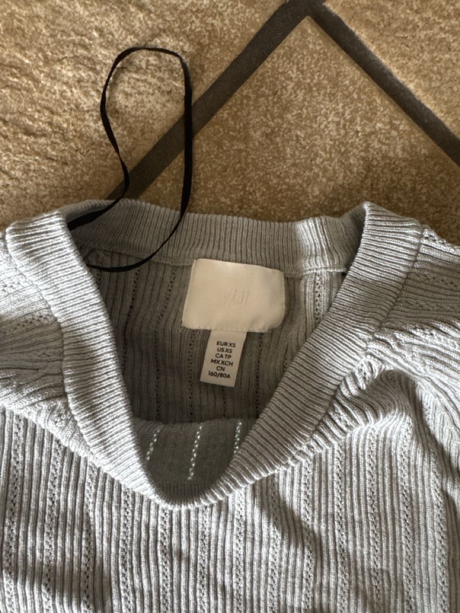 H&M Maglioni & Felpe: H&M Pullover Grau Grösse XS guter Zustand – Usato da Schlieren venduto da nowaya 1