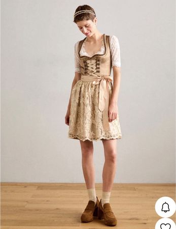 Krüger Dirndl in Beige Gold