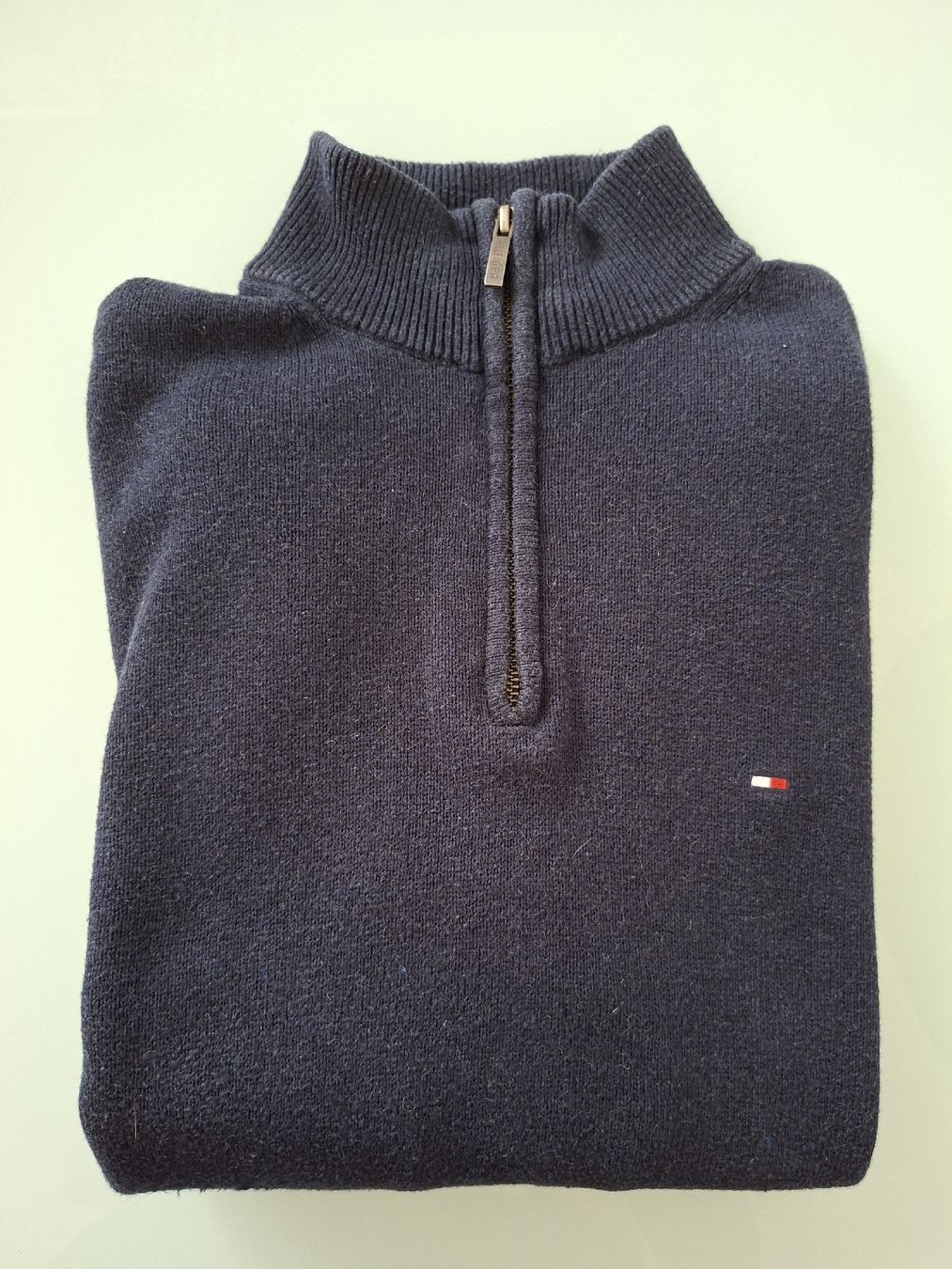 Tommy Hilfiger Pullover & Sweatshirts: Pull Tommy Hilfiger Homme Marine Zippé Taille M – Gebraucht aus Renens VD von ser_j2fn