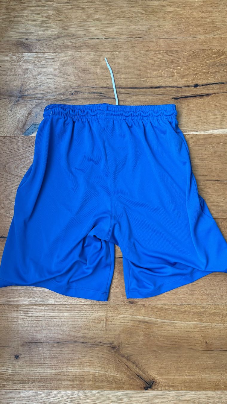 Nike Pantaloni: Nike Shorts Gr. 11-12 J. – Usato da Volketswil venduto da Irkasha 2