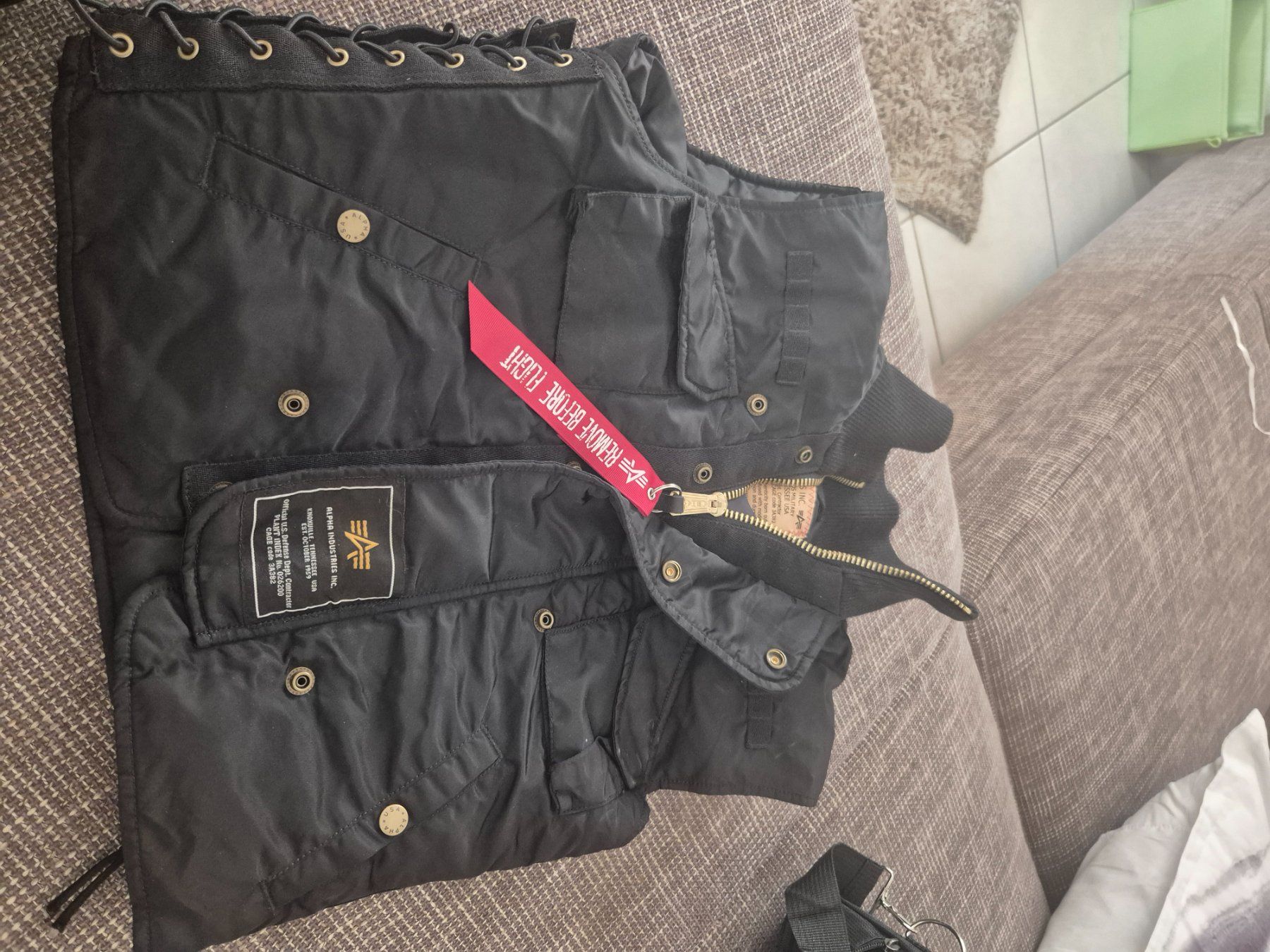 Alpha Industries Gilets: Gilet Alpha Industries Grösse S – D'occasion à Pieterlen par Vane_ssa_92 4