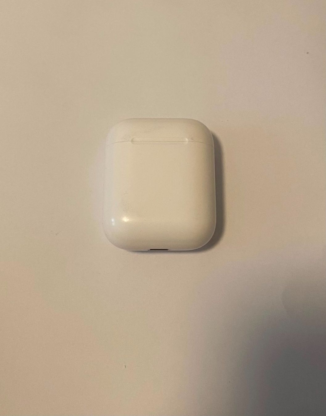 Apple Cuffie: Apple Airpods 2. Generation nur Links + Ladecase – Usato da Luzern venduto da yannick.w123 2