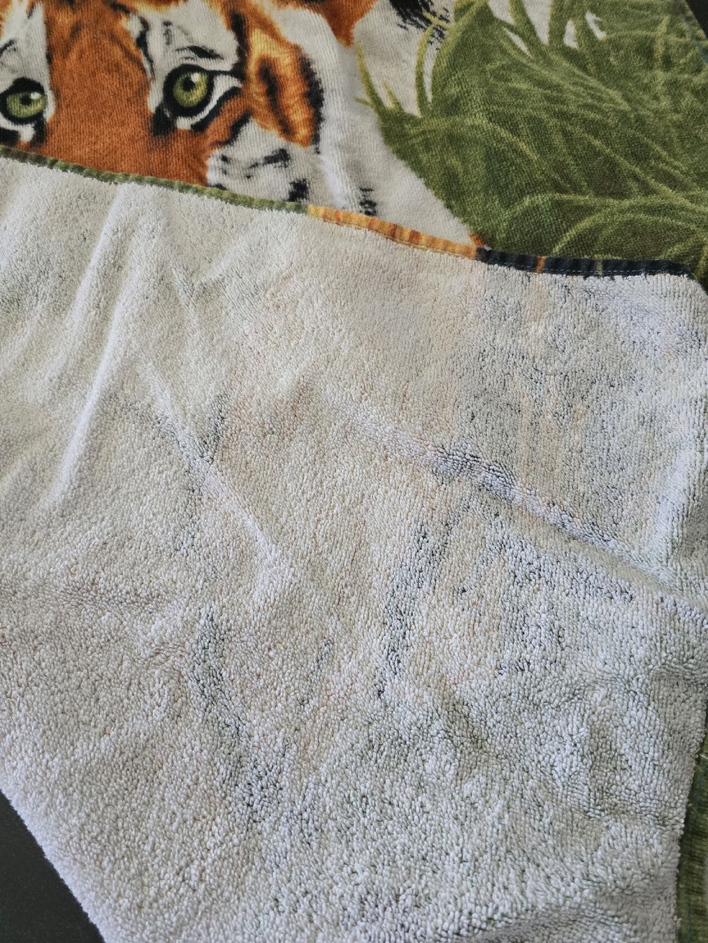 Teli da bagno: Grosses Badetuch mit Tiger-Motiv – Usato da Unterentfelden venduto da Panda-87 1