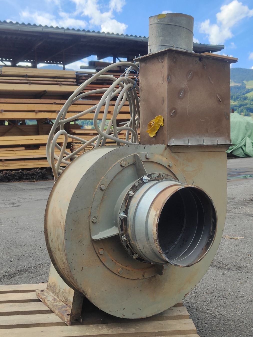 Tutte le macchine: Sagmehl‑Späne‑Ventilator – Usato da Giswil venduto da Ssabinee