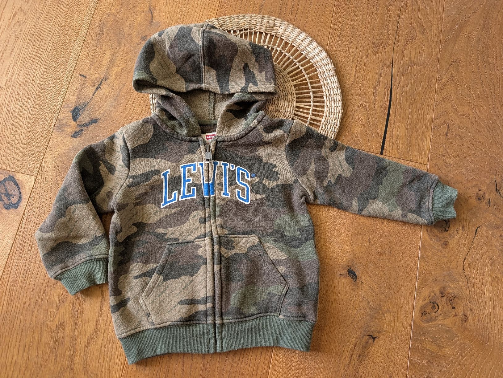 Levi's Jacken & Mäntel: Levi's Baby Sweatjacke, Gr. 86, Camouflage – Gebraucht aus Wald ZH von rammyly