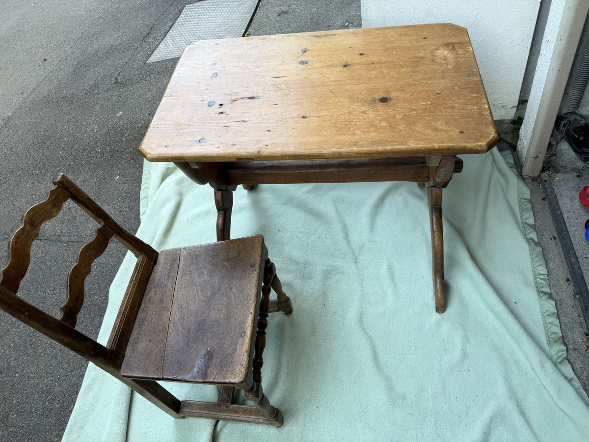 Tische: Tisch Antik – Gebraucht aus Zürich von Mover