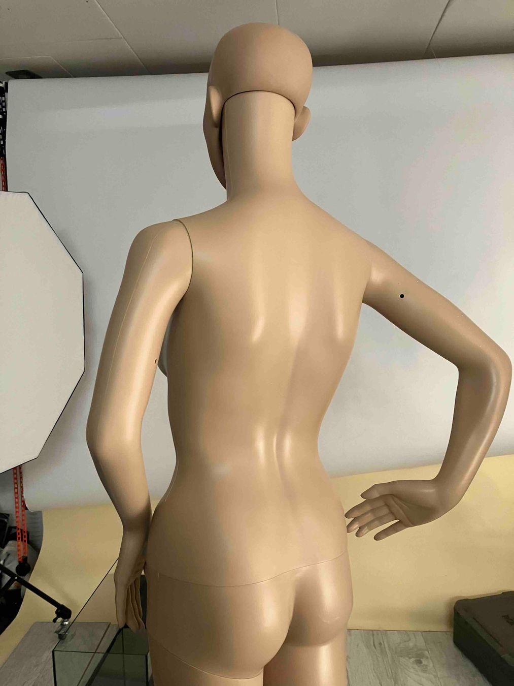 Autres décorations & accessoires: Schaufensterpuppe Damen – D'occasion à Rümlang par deniz-78 2