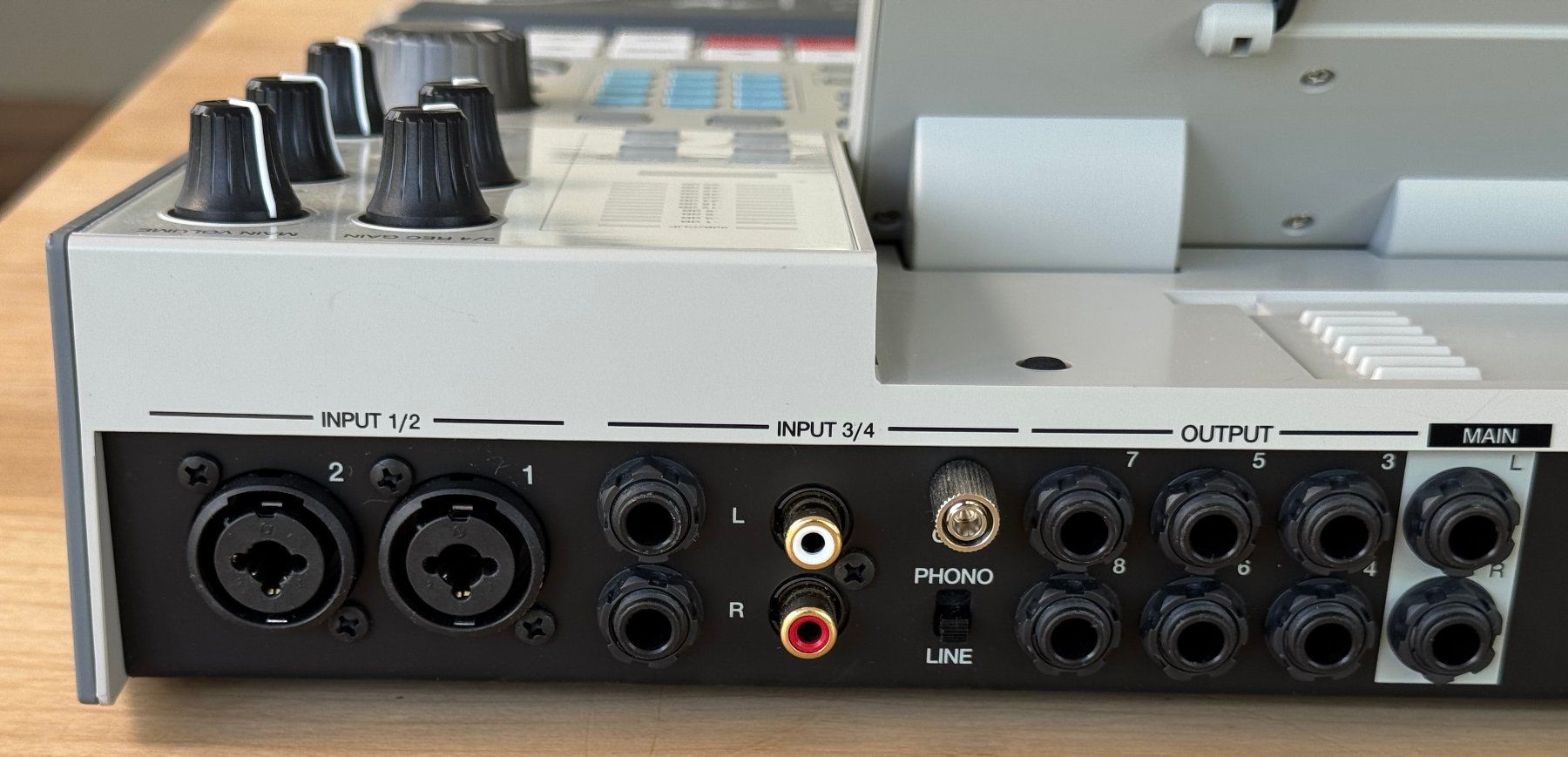 Akai Strumenti musicali: Akai Pro MPC X Special Edition SE mit SSD – Usato da Thun venduto da Jgantch 4