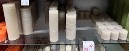 073 Posten Raureif Kerzen taupe aus Liquidation