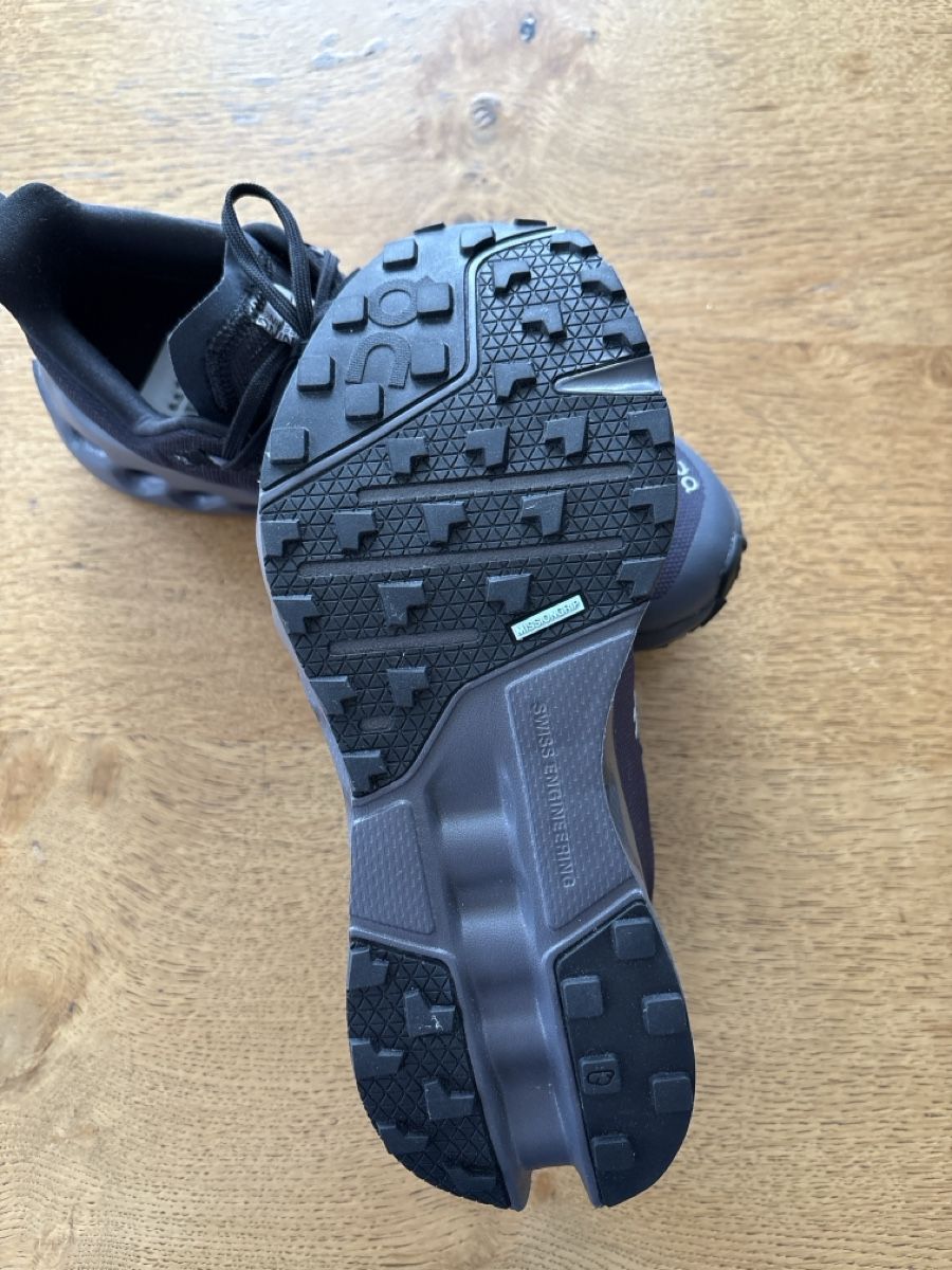 On Scarpe da donna: Neuer On Cloudsurfer 37.5 – Nuovo (secondo la descrizione) da Urnäsch venduto da Schuerli 2