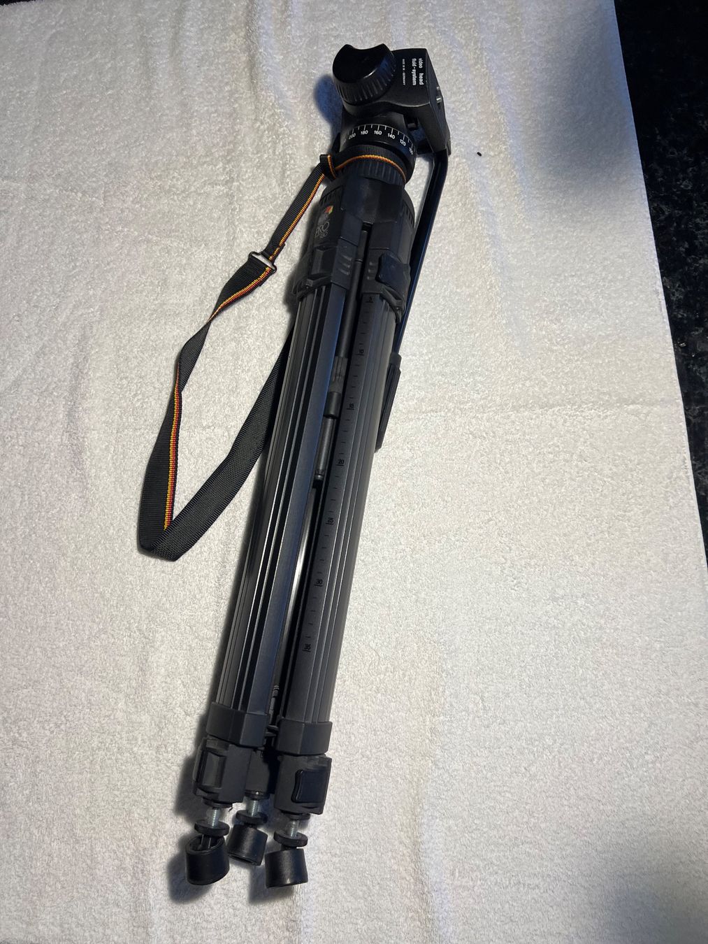 Stative & Köpfe: Bilora Pro 930 Dreibeinstativ mit Videohead-Fluid System – Gebraucht aus Neukirch / Egnach von Taucher68