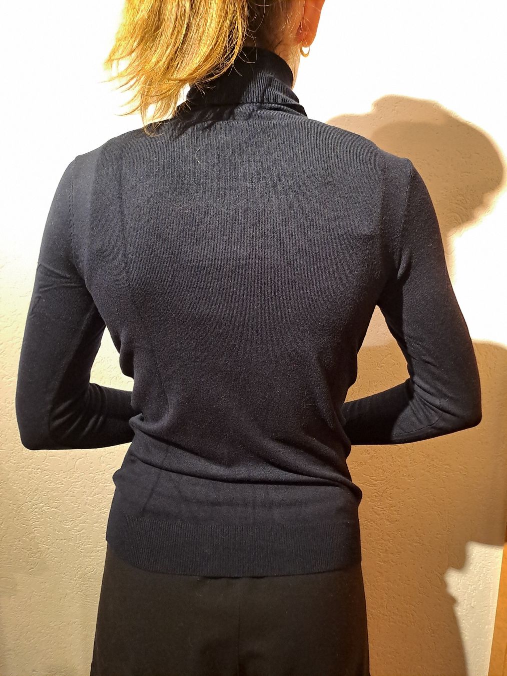 Zara Maglioni & Felpe: Pull col roulé Zara, taille S, marine. – Usato da Valeyres-sous-Montagny venduto da Romy. 2