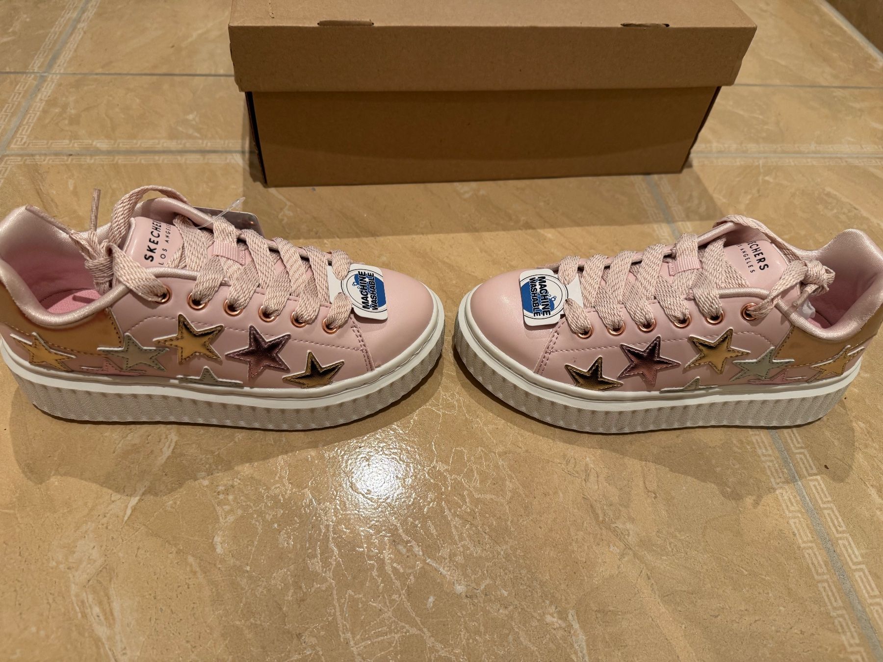 Skechers Scarpe per ragazze: Skechers neue coolste Turnschuhe, 28.5 – Nuovo e nell'imballaggio originale da Klingnau venduto da Markus14