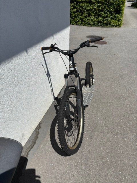 Scooter: Grafity Moutain Scooters – Usato da Schiers venduto da Saiba 1
