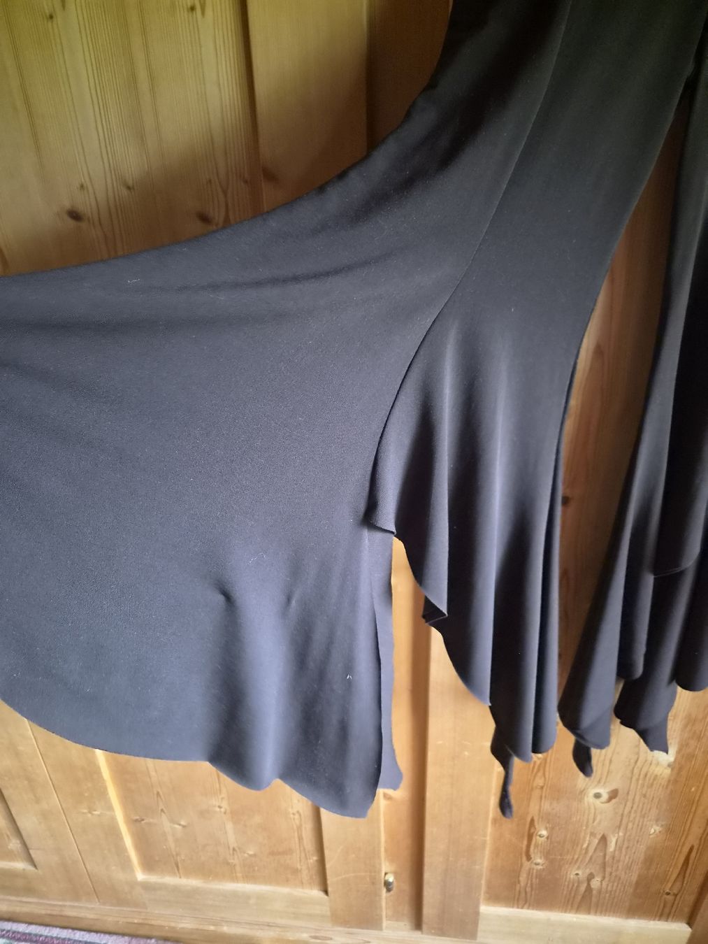 Pantaloni: Hose mit Volants, Grösse M, schokoladebraun – Usato da Wattwil venduto da tannenmeise73 1