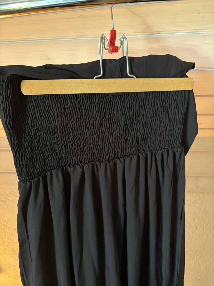 Jumpsuits: ÄRMELLOSER JUMPSUIT – Neuf (Voir description) à Bettwiesen par wombat90 1