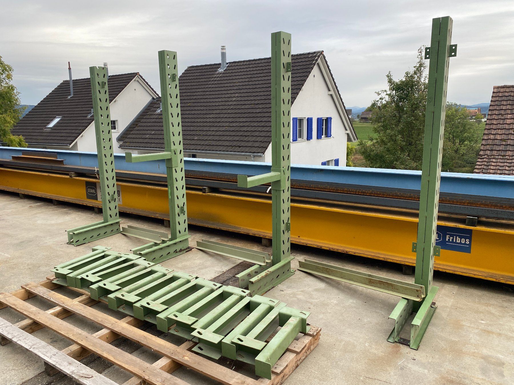 Regale: Kragarmregal – Gebraucht aus Weiningen TG von TTW_GmbH