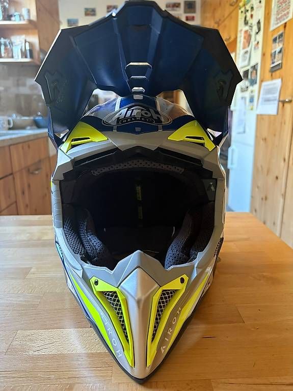 Helme & Visiere: Airoh Aviator 3 Carbon Gr.M – Gebraucht aus Bülach von Husaberg103 4