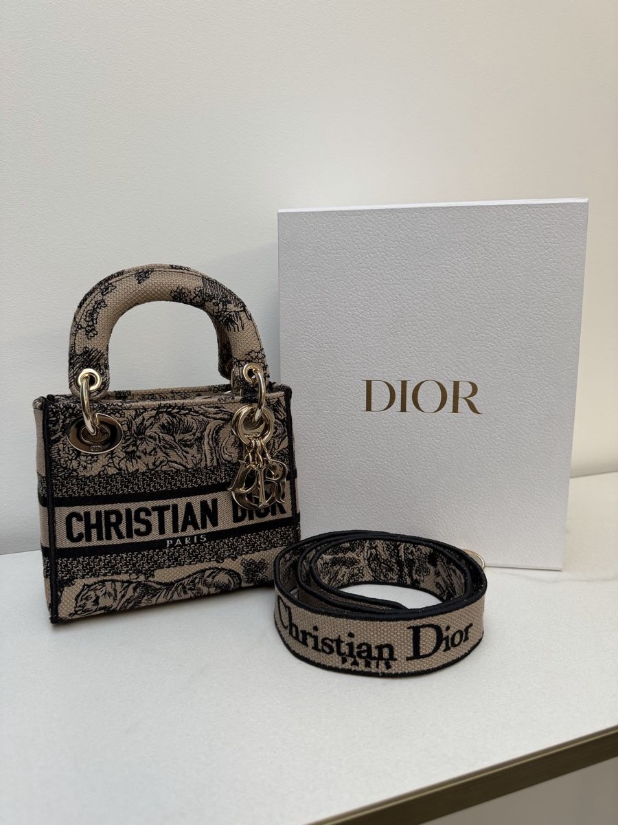 Dior Borse da donna: NEW Christian Dior Borsa mini Lady D-Lite – Nuovo (secondo la descrizione) da Vacallo venduto da kellyyy