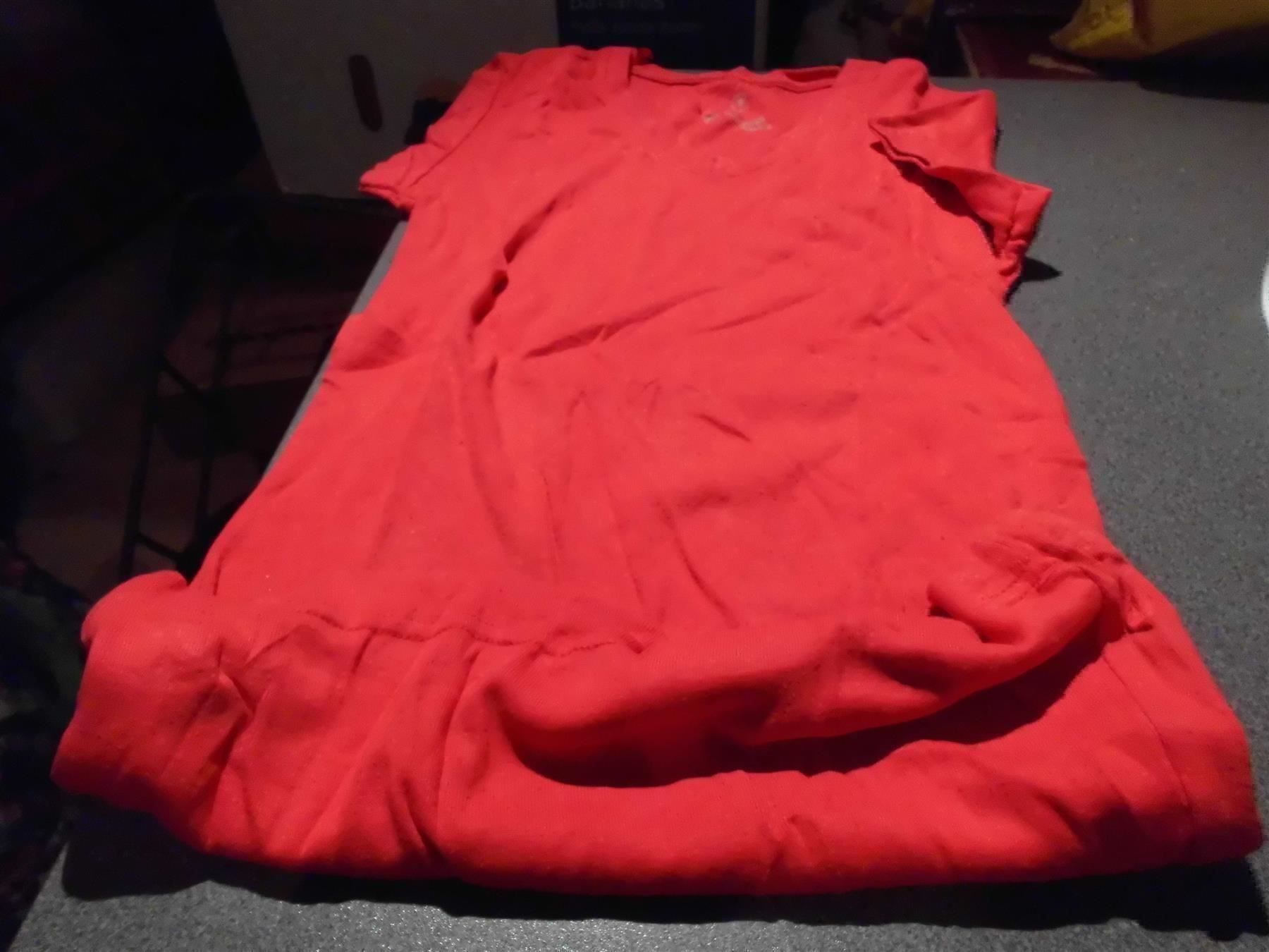 T-Shirts: T-Shirt Grösse S, Chicoree, rot – Gebraucht aus Zürich von Motzkuh
