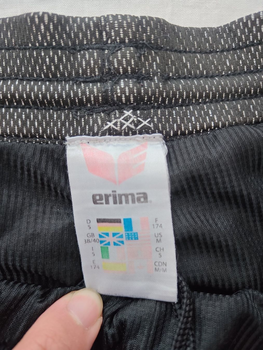 Erima Pantaloni: Erima Trainingshose schwarz, Gr. M – Usato da Zürich venduto da jan_dwt5 2
