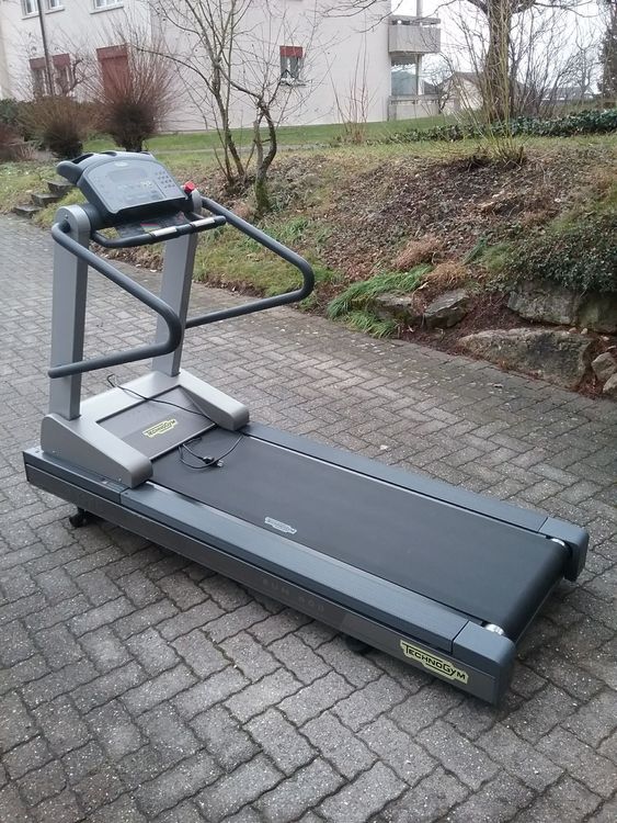 Technogym run 600 online xt pro