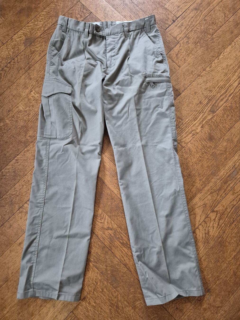 Pantaloni: Pantalon cargo Edmonte taille 40 – Usato da Yverdon-les-Bains venduto da somiou