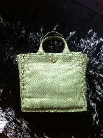 Prada Madras Tasche geflochten in Pistacchio Grün