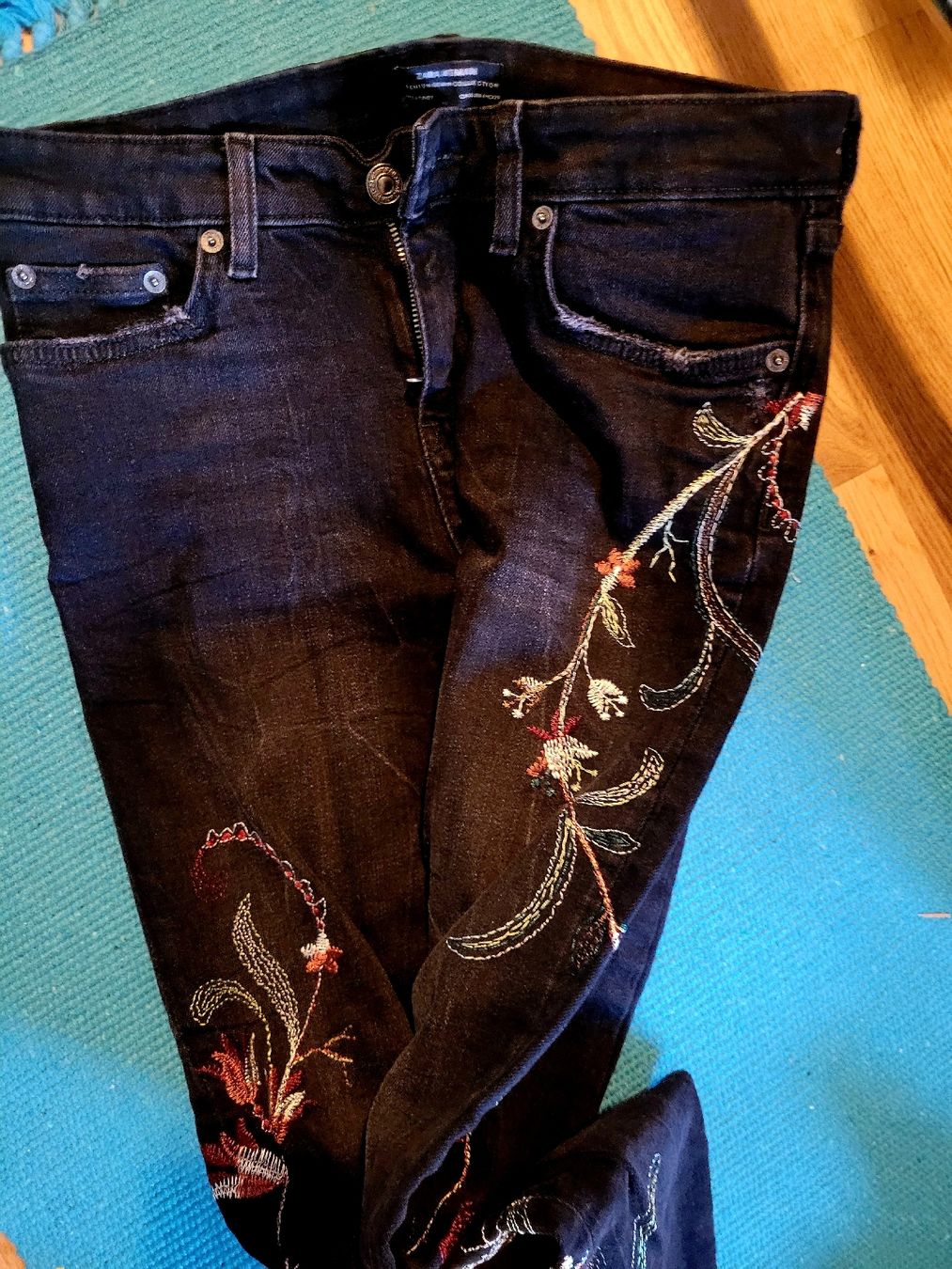 Zara Jeans: Zara Woman Jeans – Nuovo (secondo la descrizione) da Zürich venduto da vic_w2tl 1