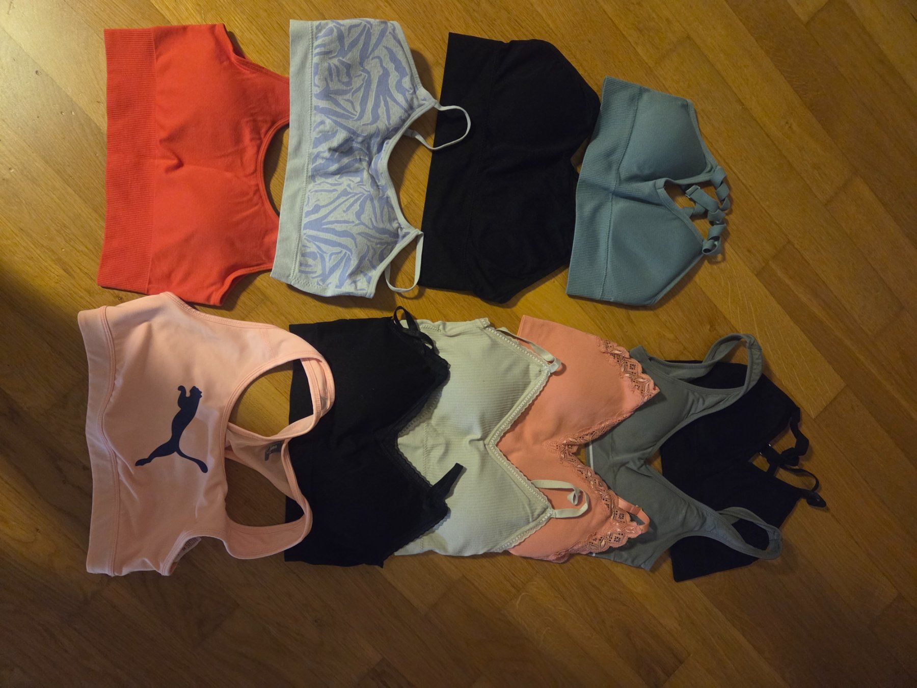 Blusen, T-Shirts & Tops: Tops Gr. 176 oder S – Gebraucht aus Sursee von Ventiduese