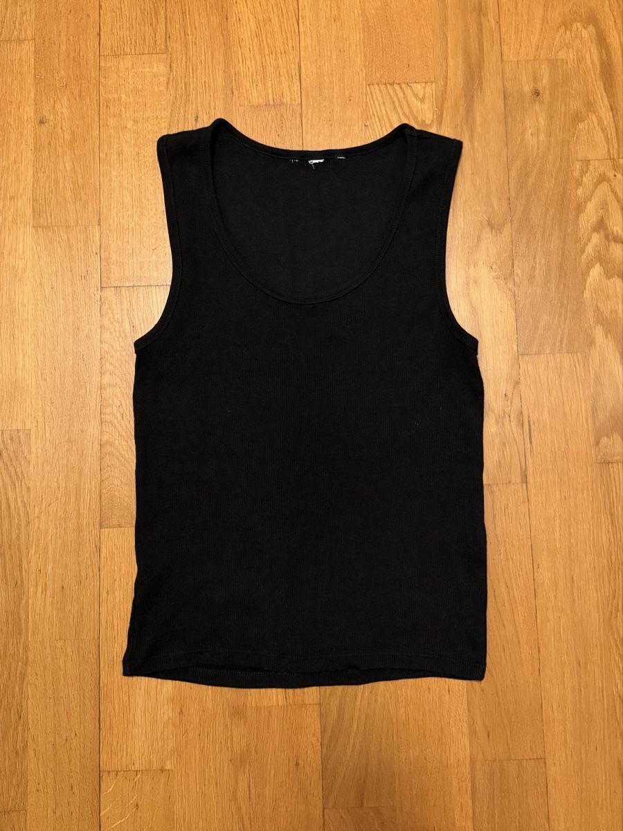 H&M Tops: schwarzes Basic Top H&M Grösse S. – Gebraucht aus Adliswil von StephanieAnnina