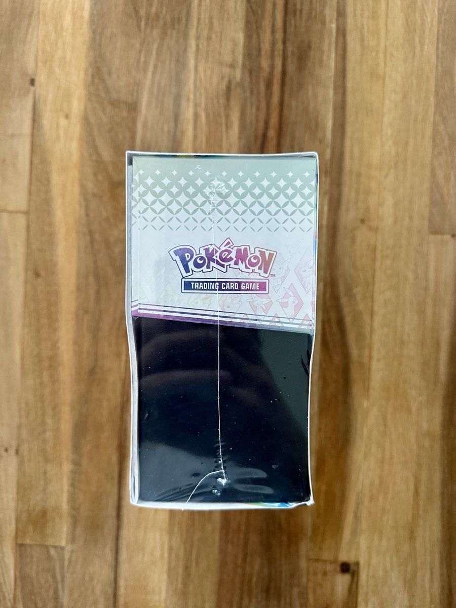 Pokémon Sammelbilder & Trading cards: Pokémon Prismatic Evolutions Elite Trainer Box – Neu und originalverpackt aus Wil SG von shinycardboard 2