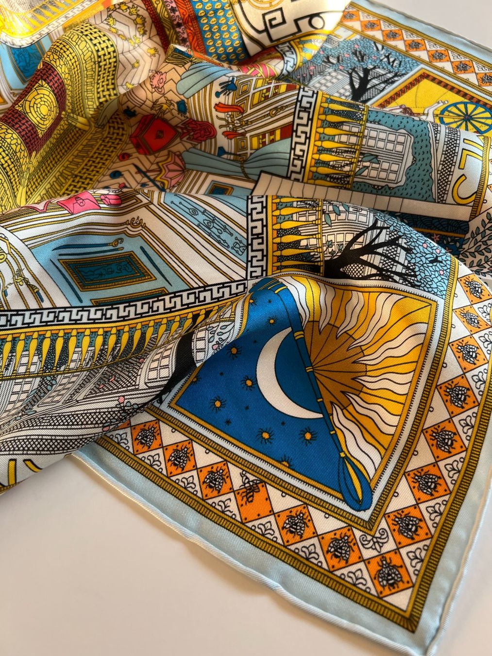 Foulards, Tücher & Schals: NEW 65cm Silk Twill Scarf Luxurious Pattern Carriage & Bugs – Neu und originalverpackt aus Baar von virginiablossoms 6
