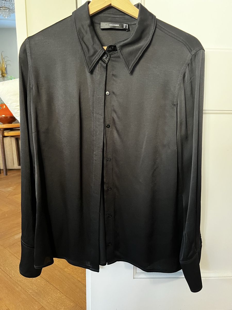 Hallhuber Camicette: HALLHUBER Bluse Schwarz Satin Look Gr 38 – Usato da Schaffhausen venduto da vandemonian