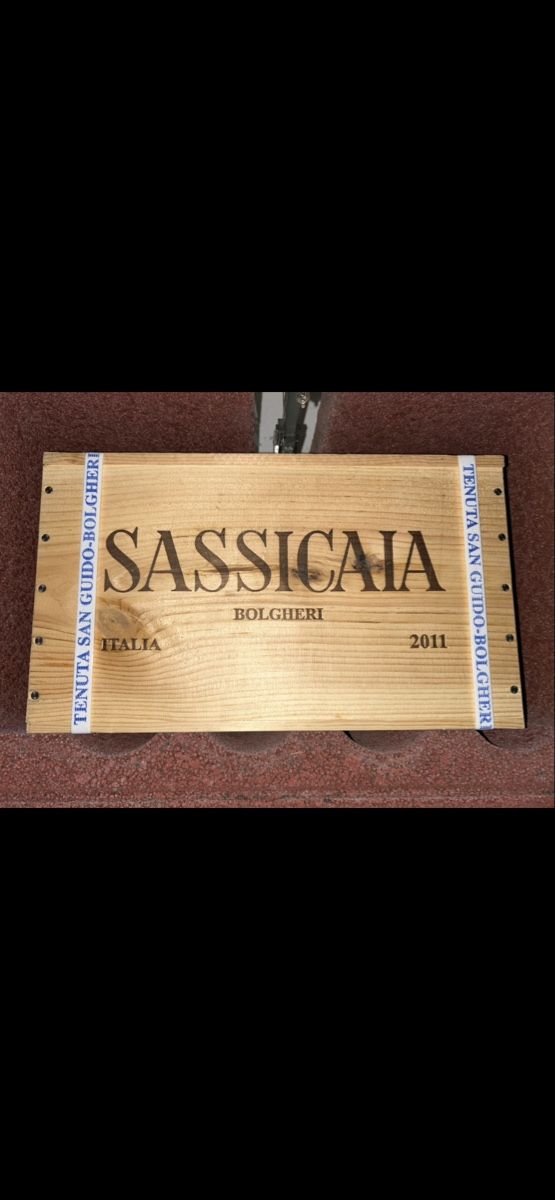 Sassicaia Vino: Sassicaia 2011 in OHK – Nuovo (secondo la descrizione) da Merligen venduto da boesch22
