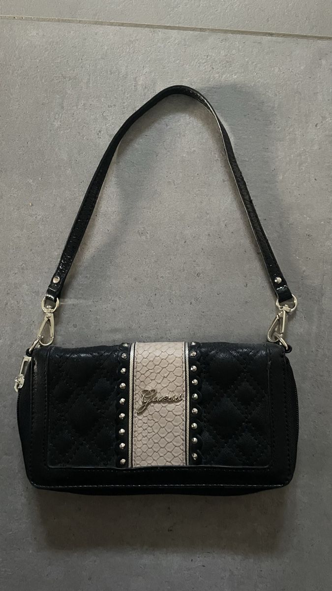 Guess Portemonnaie: Guess Wallet Handbag Black – Gebraucht aus Cortaillod von seba15