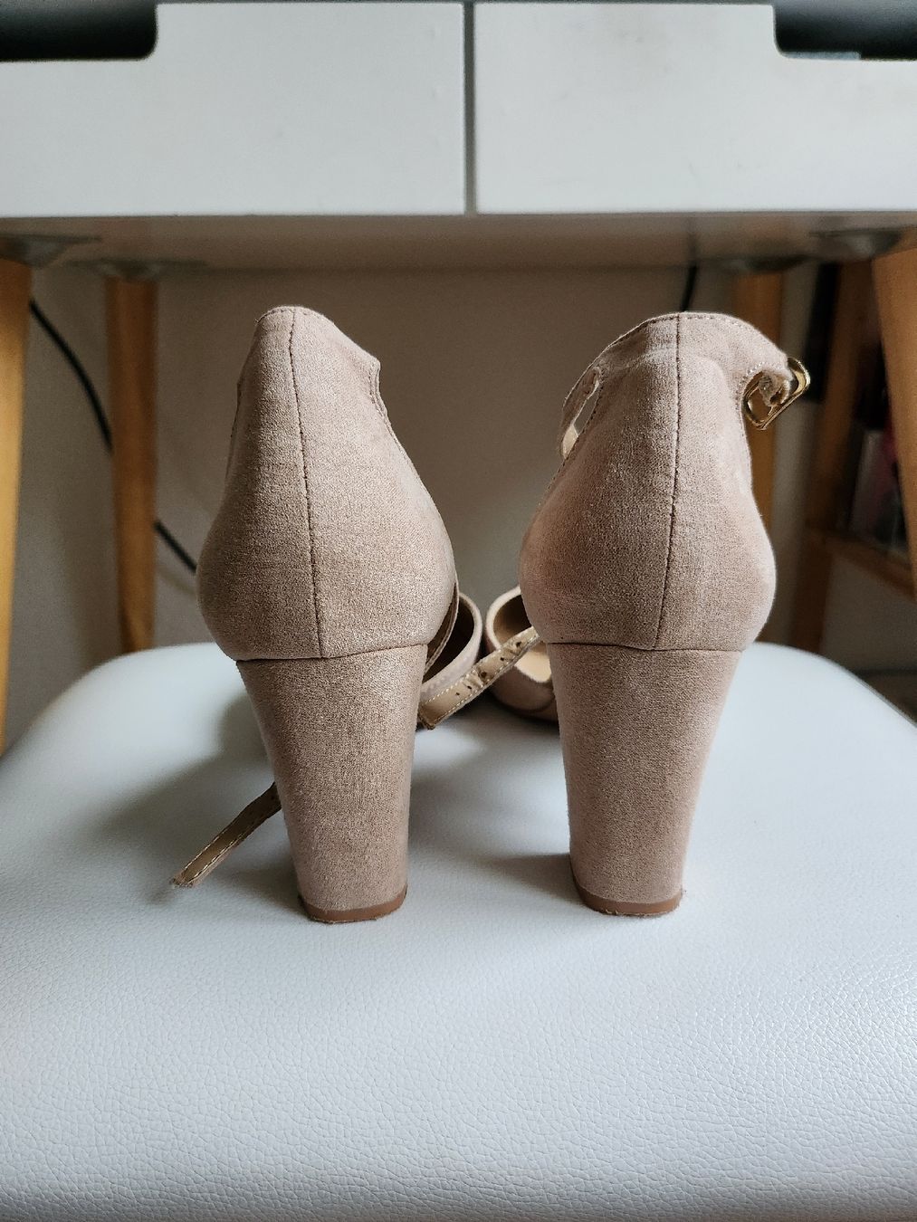 Scarpe da donna: ABOUT YOU Pump 'Eva' - nude – Usato da Rieden AG venduto da lemonlyn 1
