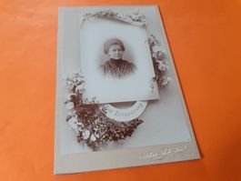 SCHWIIZER FRAU DAZUMAL - e JUNGI im TRUURBILD - WINTERTHUR